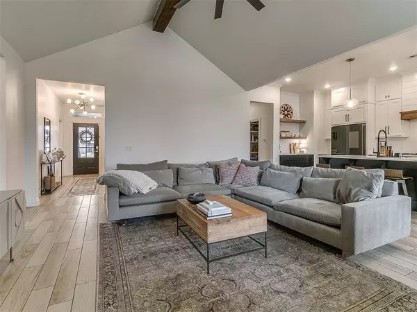 10580 Pine Ridge DR, Edmond, OK 73025