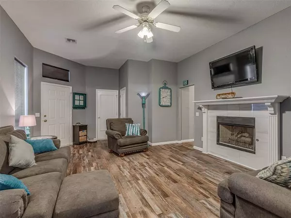 209 W 6th ST, Edmond, OK 73003