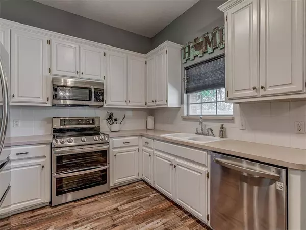 209 W 6th ST, Edmond, OK 73003