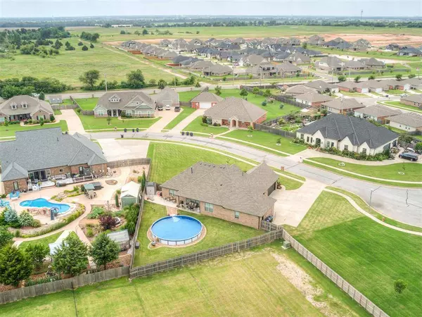 10909 NW 94th ST, Yukon, OK 73099