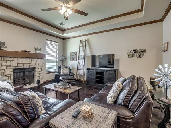 321 Highland Village DR, Norman, OK 73069