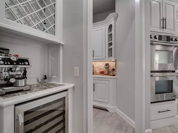 18601 Wolf Creek DR, Edmond, OK 73012