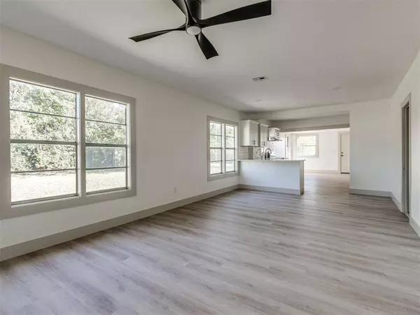 1607 N Beard AVE, Shawnee, OK 74804