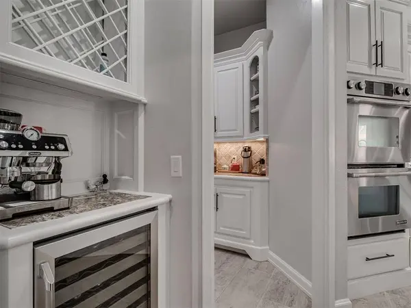 18601 Wolf Creek DR, Edmond, OK 73012