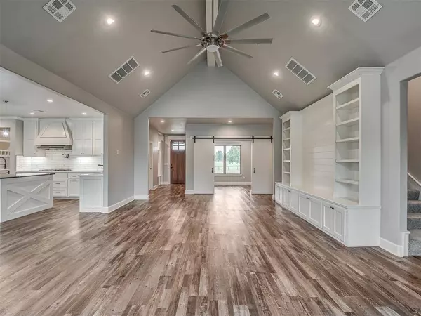 7000 S Cimarron RD, Mustang, OK 73064