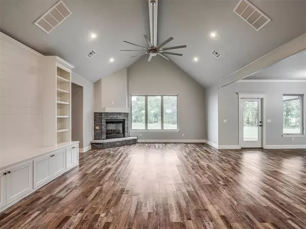 7000 S Cimarron RD, Mustang, OK 73064