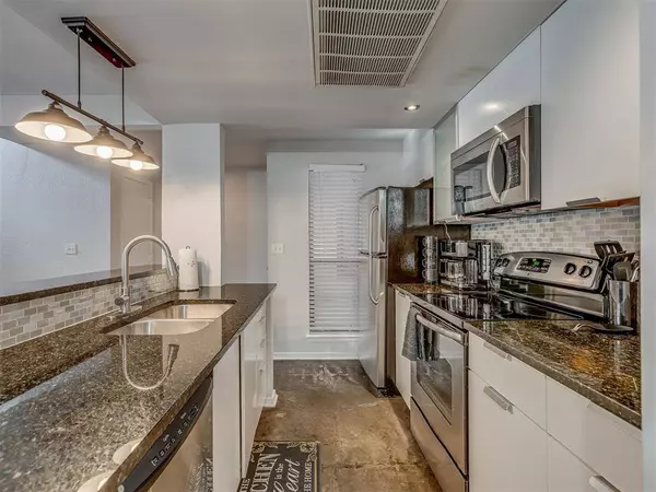 901 NW 7th ST #206, Oklahoma City, OK 73106