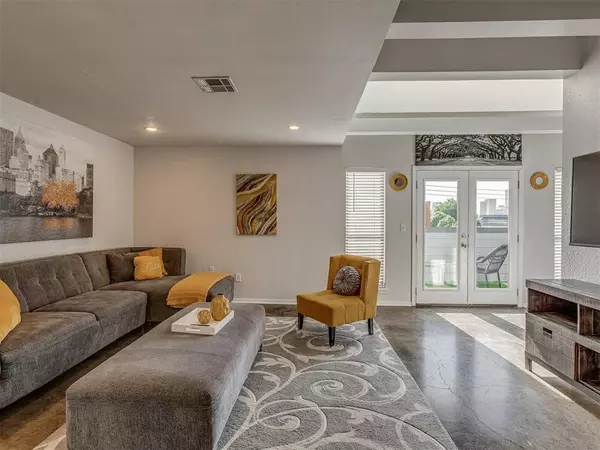 901 NW 7th ST #206, Oklahoma City, OK 73106