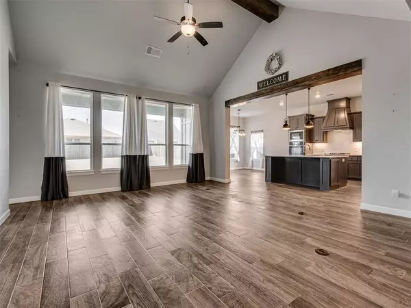 805 Scully RD, Yukon, OK 73099