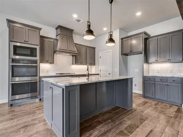 805 Scully RD, Yukon, OK 73099