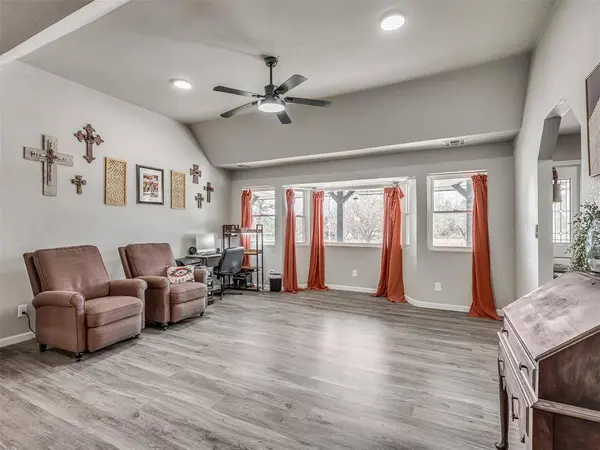 10828 Eastway ST, Mcloud, OK 74851