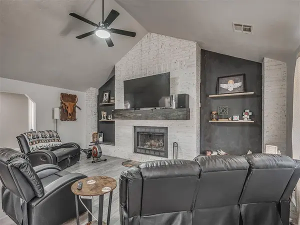 10828 Eastway ST, Mcloud, OK 74851