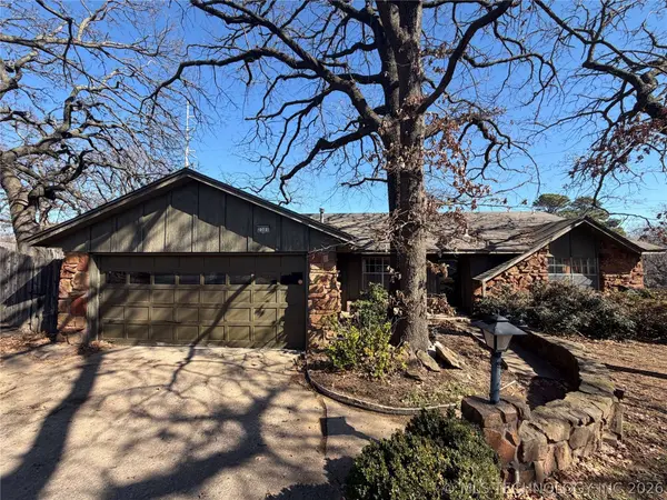 2301 W Oklahoma PL, Tulsa, OK 74127