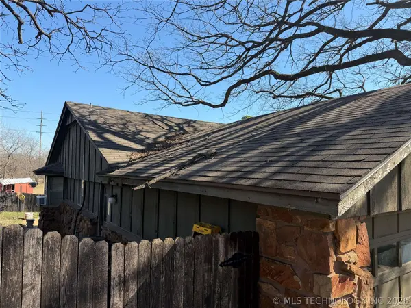 2301 W Oklahoma PL, Tulsa, OK 74127