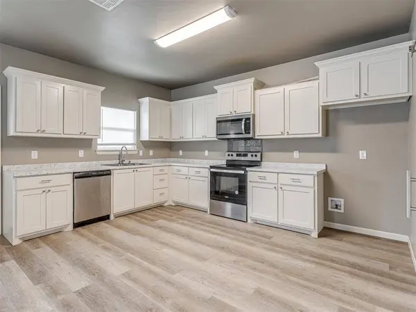 2105 NE 12th ST, Oklahoma City, OK 73117