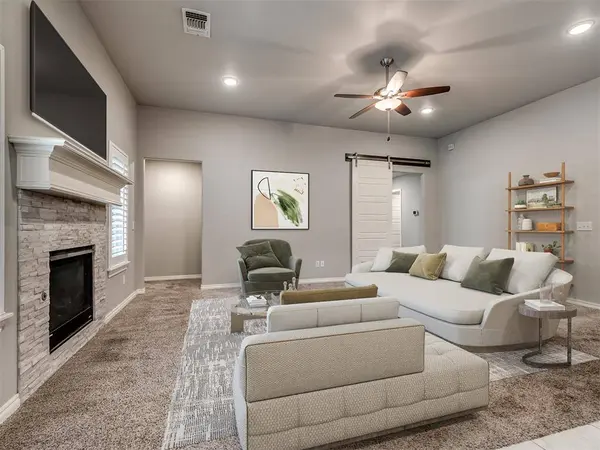 1305 N Storybrook ST, Mustang, OK 73064