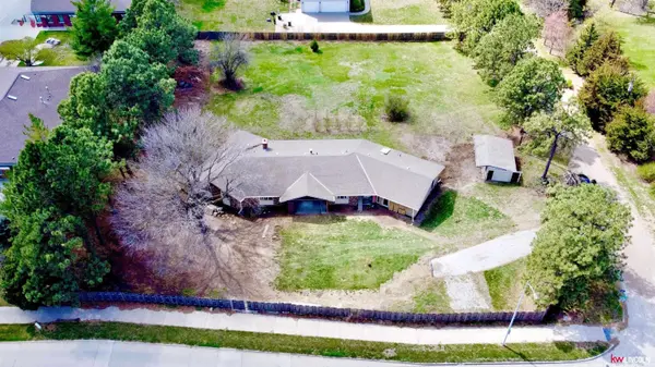 2505 S 70th Street, Lincoln, NE 68510