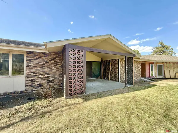 2505 S 70th Street, Lincoln, NE 68510