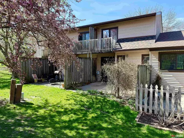 2219 Southwood Place, Lincoln, NE 68512