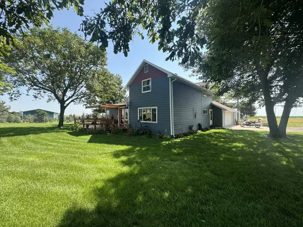 6185 E 39th Street, Kearney, NE 68847