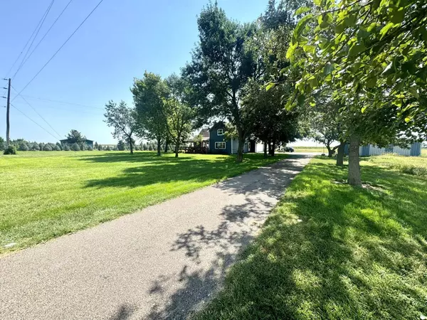 6185 E 39th Street, Kearney, NE 68847