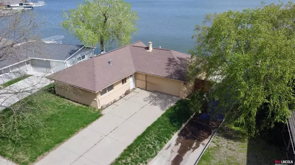 900 Lakeshore Drive, Lincoln, NE 68528
