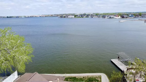 900 Lakeshore Drive, Lincoln, NE 68528