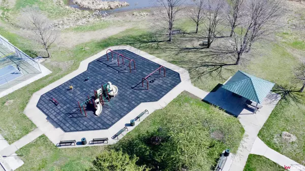 2142 Southwood Place, Lincoln, NE 68512