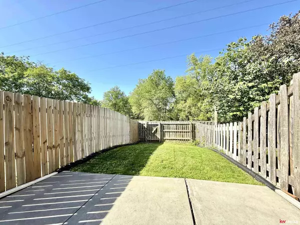 2142 Southwood Place, Lincoln, NE 68512