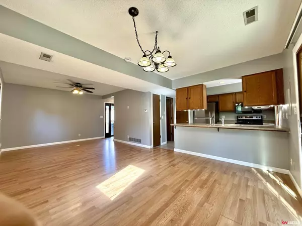 2227 Southwood Place, Lincoln, NE 68512