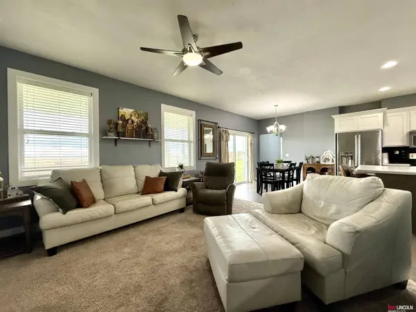 120 Snow Valley Circle, Palmyra, NE 68418