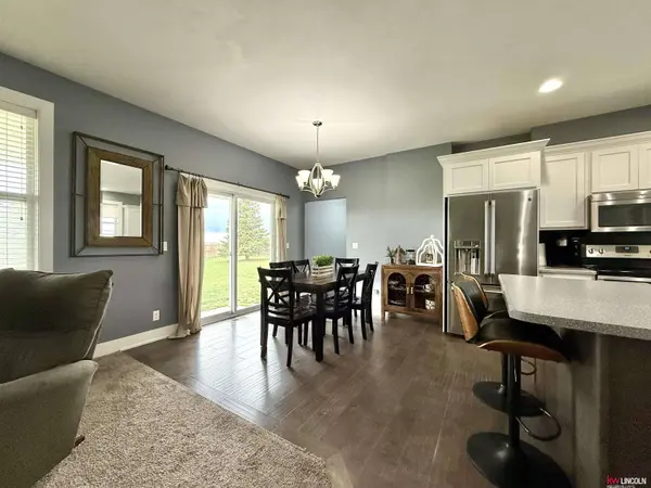 120 Snow Valley Circle, Palmyra, NE 68418