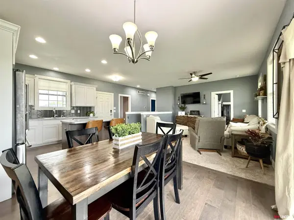 120 Snow Valley Circle, Palmyra, NE 68418