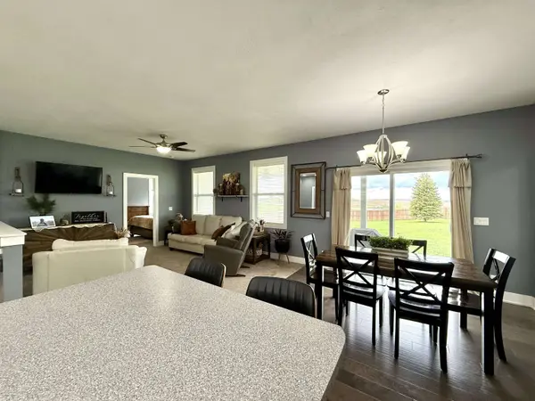 120 Snow Valley Circle, Palmyra, NE 68418