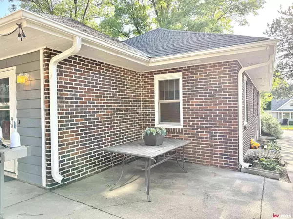 1952 S 53rd Street, Lincoln, NE 68506