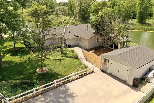 14 El Charman Lake, Gibbon, NE 68840