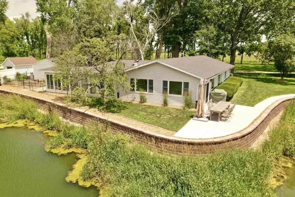 14 El Charman Lake, Gibbon, NE 68840