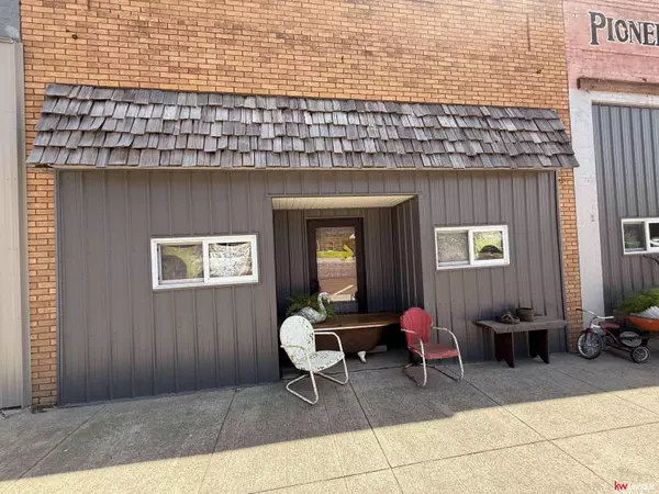 130 Maple Street, Friend, NE 68359