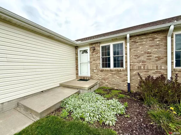 1800 Miranda Court, Lincoln, NE 68512