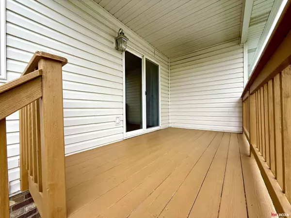 1800 Miranda Court, Lincoln, NE 68512