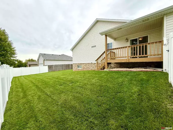 1800 Miranda Court, Lincoln, NE 68512