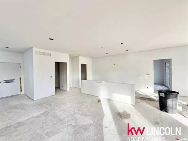 1044 Tuscan Trail, Hickman, NE 68372