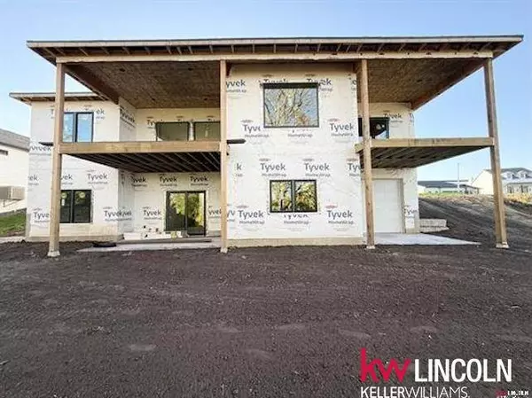 1044 Tuscan Trail, Hickman, NE 68372