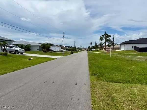 1111 NW 19th PL, Cape Coral, FL 33993