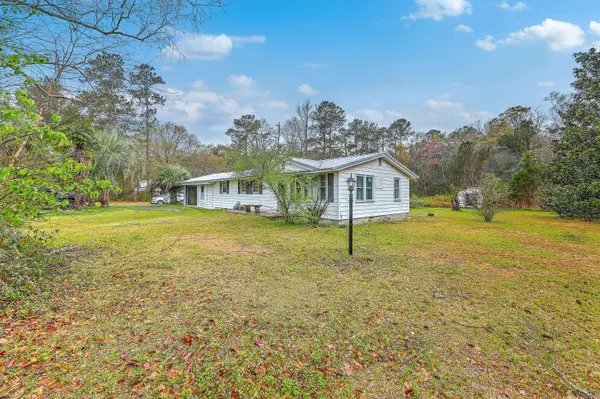 1644 Cooper Store Rd, Moncks Corner, SC 29461