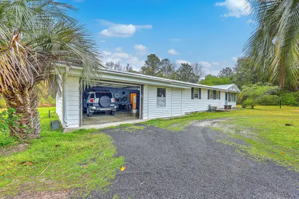 1644 Cooper Store Rd, Moncks Corner, SC 29461