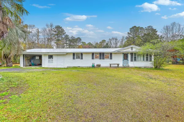 1644 Cooper Store Rd, Moncks Corner, SC 29461