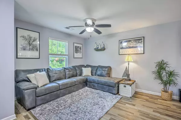 531 Truman Dr, Goose Creek, SC 29445