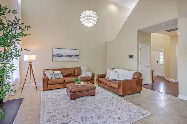 255 Longford Dr, Summerville, SC 29483