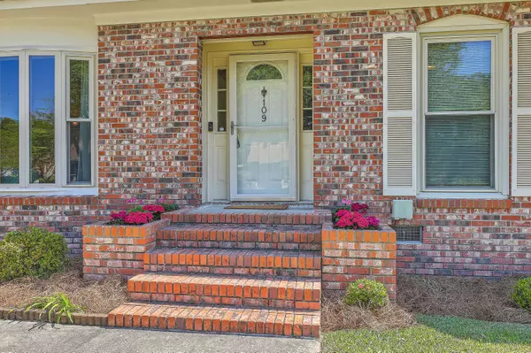 109 Winston Way, Goose Creek, SC 29445